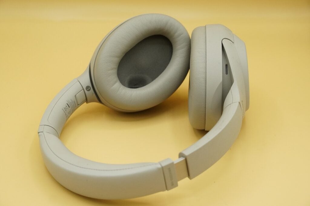 Sony WH-1000XM4 earpads